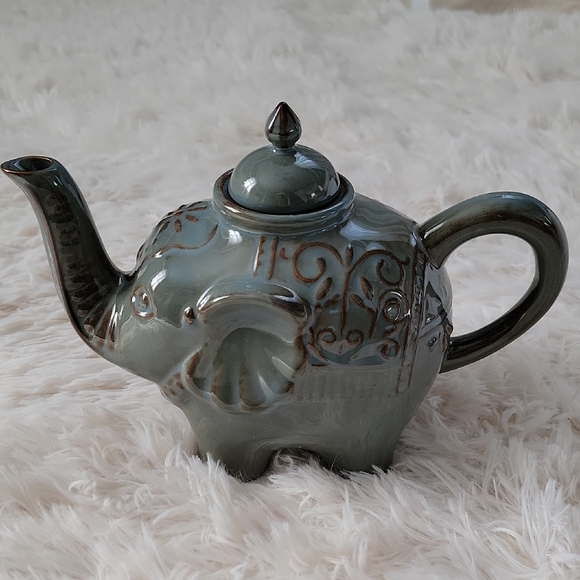 Pier 1 Other - Pier 1 Imports Elephant Teapot Stoneware Kitchen Houseware Distressed Gray Brown